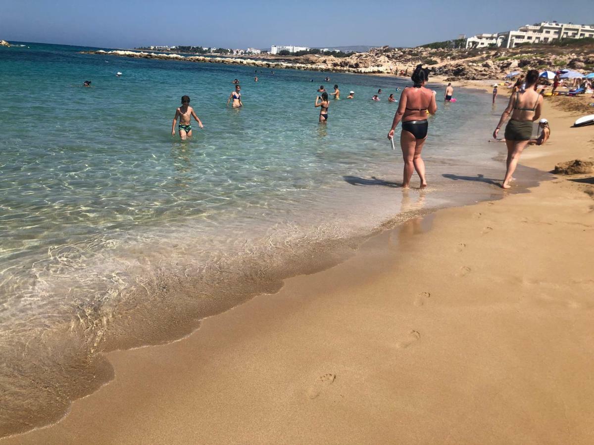 Royal Seacrest Apartment Paphos ภายนอก รูปภาพ
