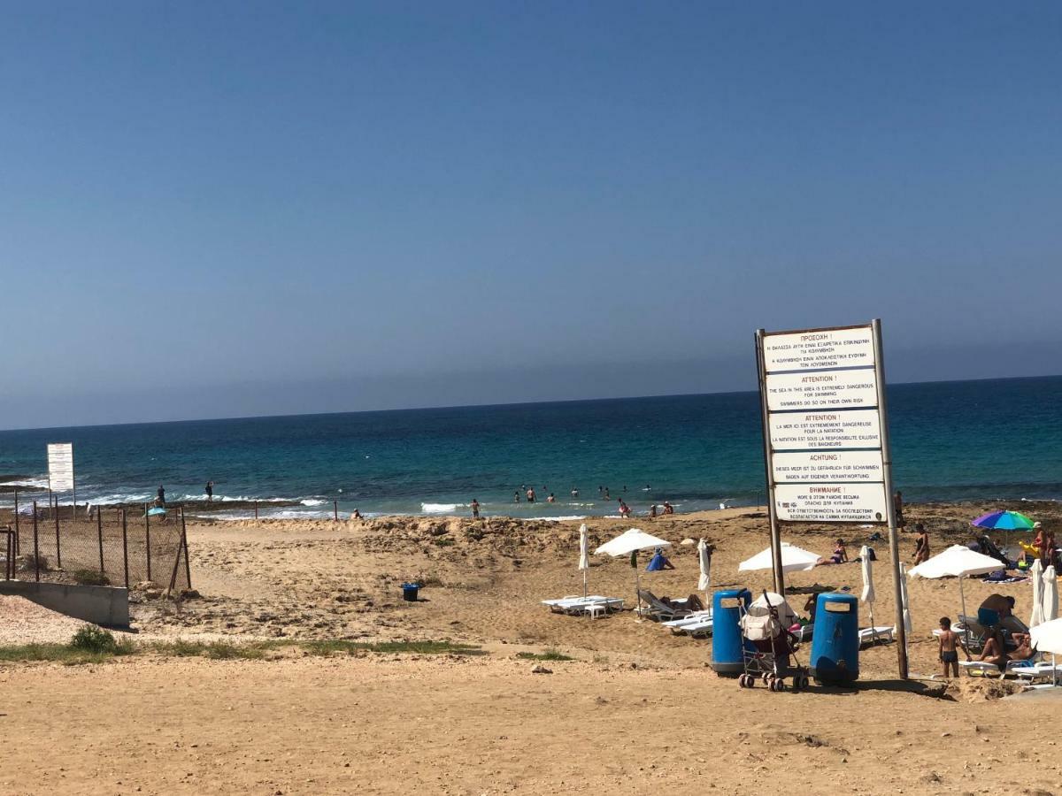 Royal Seacrest Apartment Paphos ภายนอก รูปภาพ