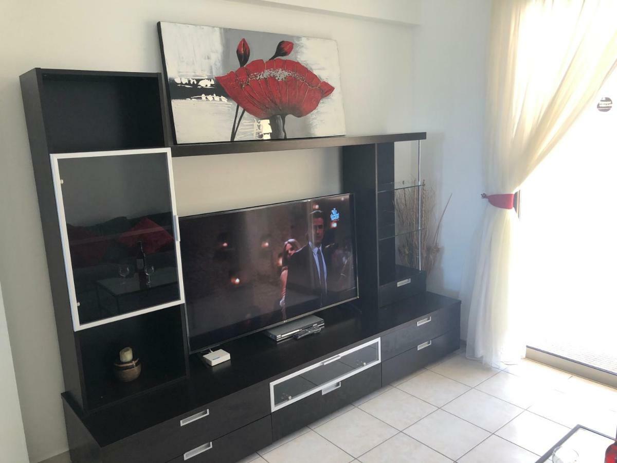 Royal Seacrest Apartment Paphos ภายนอก รูปภาพ