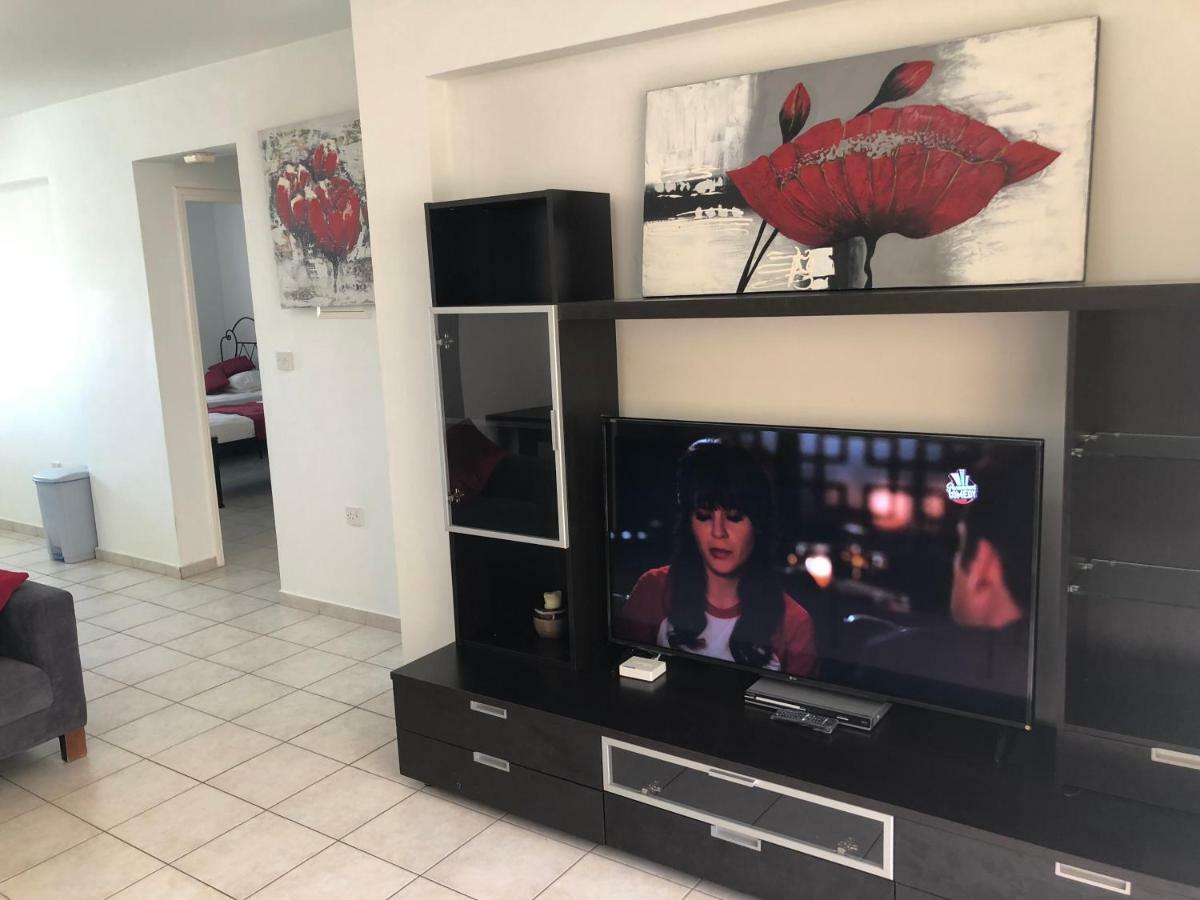 Royal Seacrest Apartment Paphos ภายนอก รูปภาพ