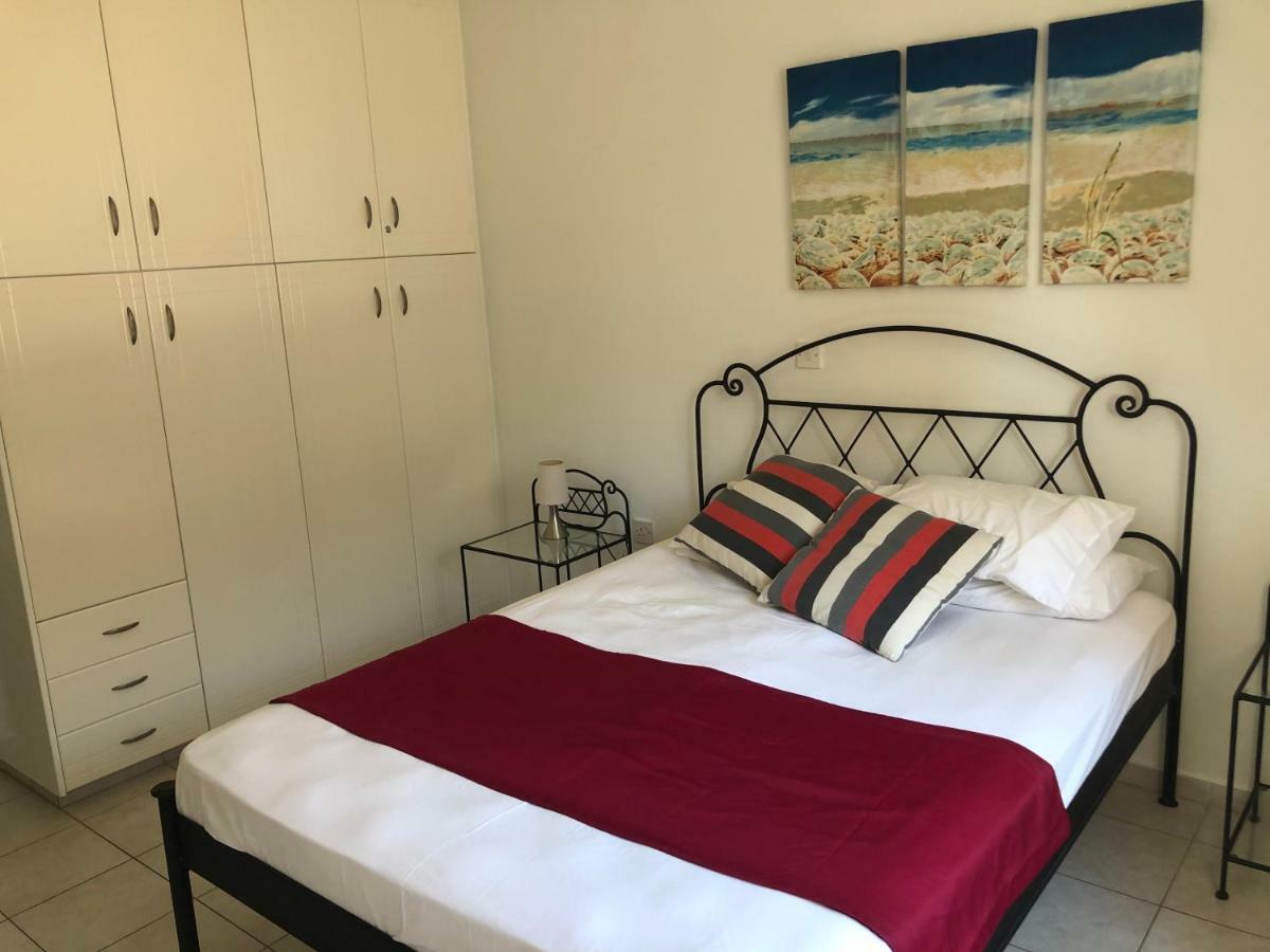 Royal Seacrest Apartment Paphos ภายนอก รูปภาพ