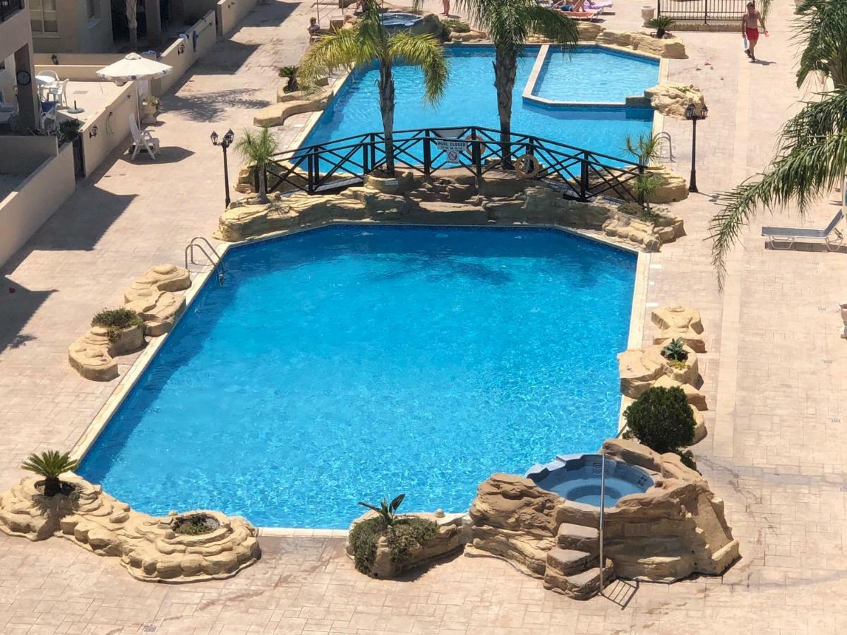 Royal Seacrest Apartment Paphos ภายนอก รูปภาพ